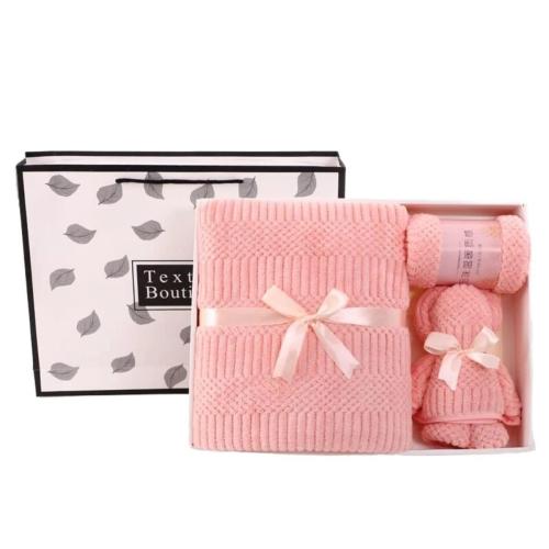 مجموعة مناشف مخملية مرجانية 3 قطع داخل صندوق هدايا...