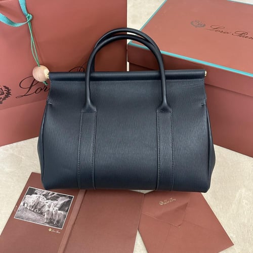 شنطة ماركة لورو بيانا تقليد عالي الجودة