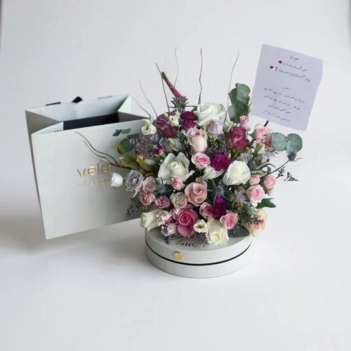 ورد مع شوكلت وايت فيلان