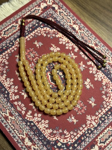 مستكه الماني بيض الحمام لون البيج الفاتح