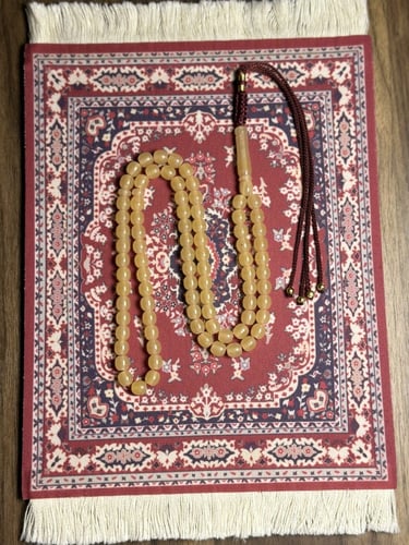 مستكه الماني بيض الحمام لون البيج الفاتح