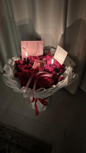 باقة ورد مع اكسسوار سوارفسكي