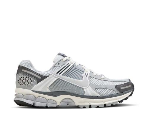 Nike vomero 5 se grey