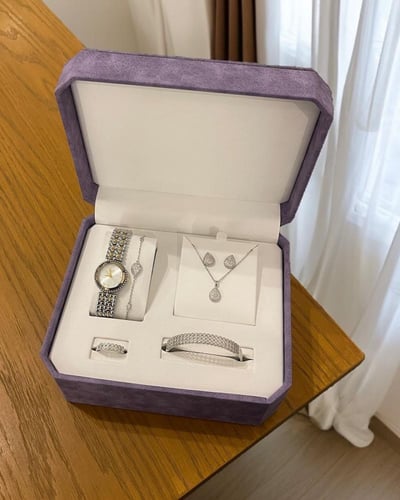 طقم ساعة نسائي فخمه