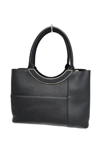 حقيبة بتصميم كلاسيكي بألوان مختلفة