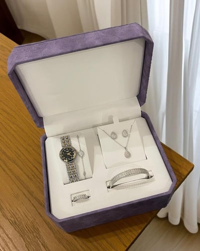 طقم ساعة نسائي فخمه