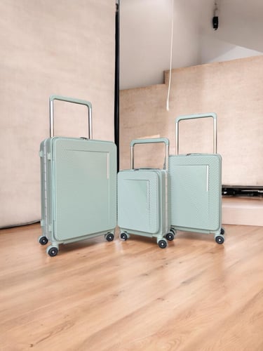 طقم حقائب سفر أنيق 3 قطع بقفل أمان وعجلات 360