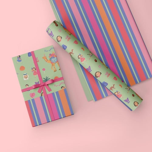 ورق تغليف هدايا مطوي