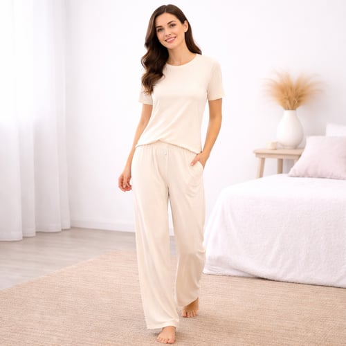 بجامه نسائي ناعم صيفي– قطعتين (تيشيرت + بنطال)لون...