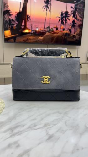 شنطه نسائي فضي