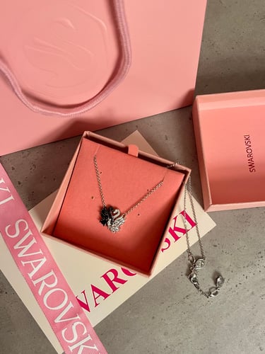Swarovski necklace with a swan