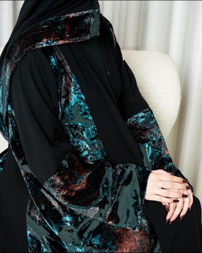 عبايه نص كلوش ملكي على شيفون تركوازي