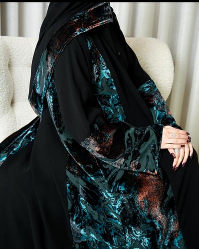 عبايه نص كلوش ملكي على شيفون تركوازي