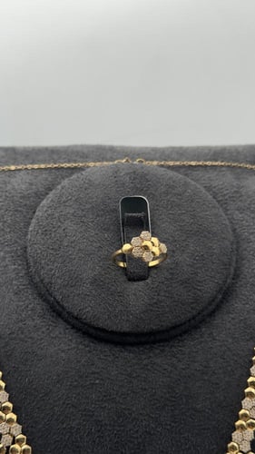 طقم ذهب عيار 18