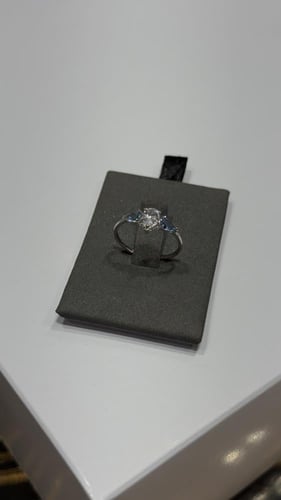 خاتم ( تصميم ألماس ) ذهب عيار 18