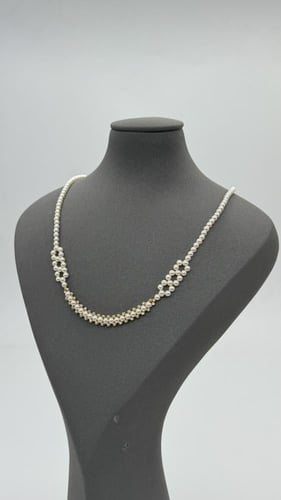 عقد لؤلؤ ذهب عيار 18