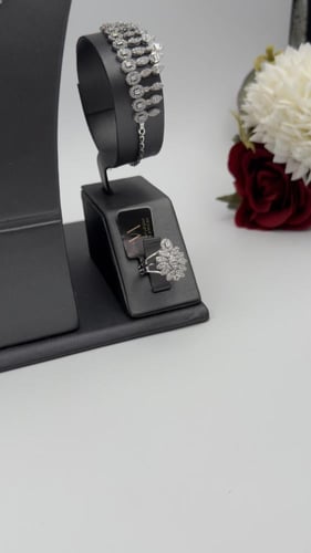 طقم ذهب عيار 18