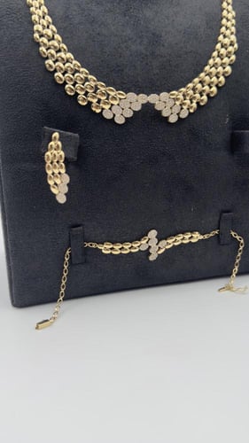 طقم ذهب عيار 18