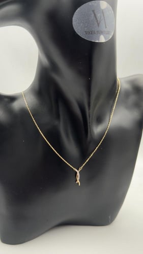 عقد ذهب عيار 18
