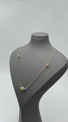 عقد ذهب عيار 18