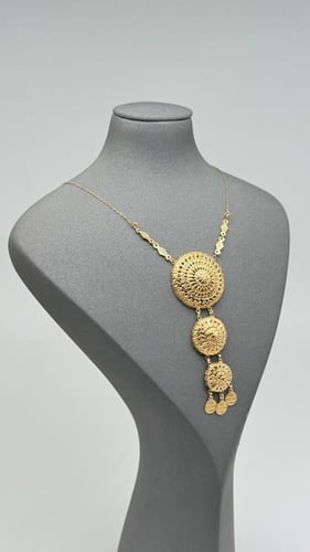 عقد ذهب عيار 21