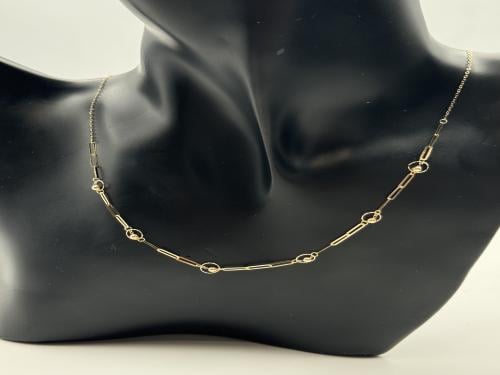 عقد مميز ذهب عيار 18