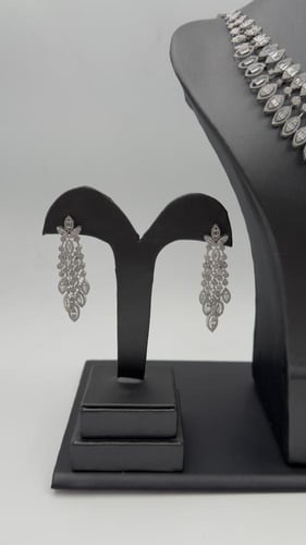 طقم ذهب عيار 18