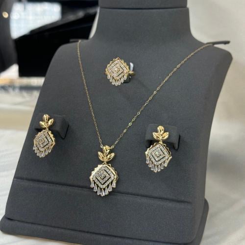 نصف طقم ذهب عيار 18