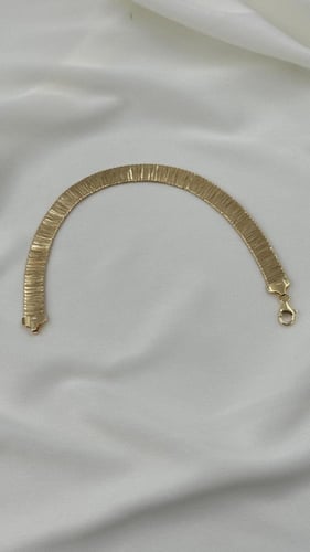 سوارة طايحه ذهب عيار 18