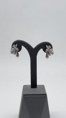 حلق ذهب ( ابيض ) عيار 18