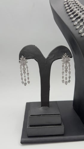 طقم ذهب عيار 18