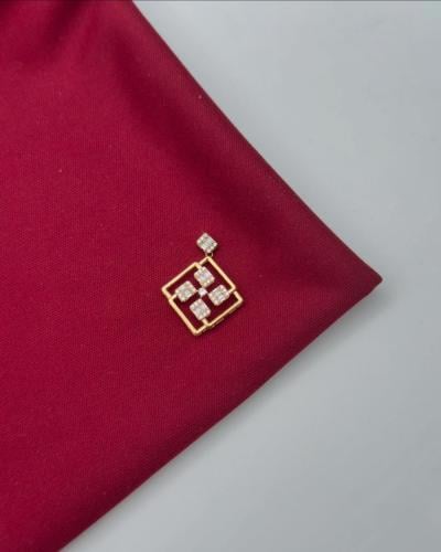 تعليقة ذهب عيار 18