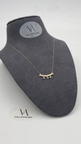 عقد ذهب عيار 18