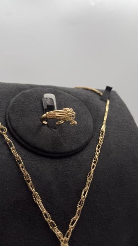 طقم ذهب عيار 18