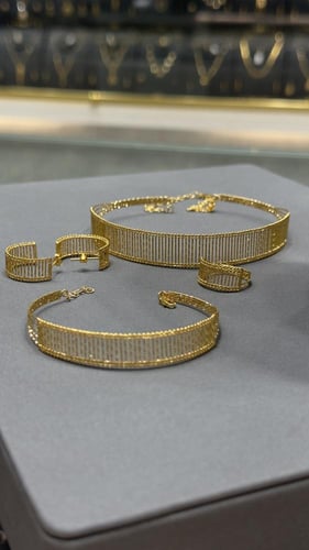 طقم ذهب عيار 21