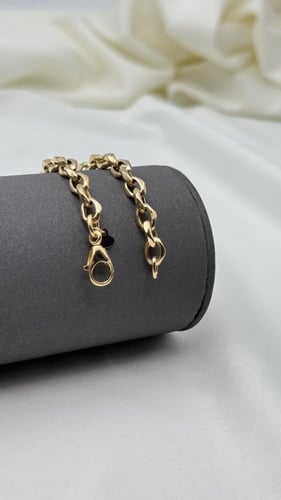 عقد مع سوارة ذهب عيار 18