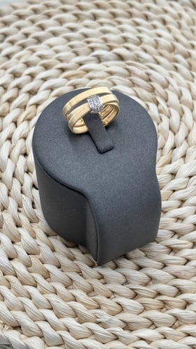 سواره مع خاتم ذهب عيار 18