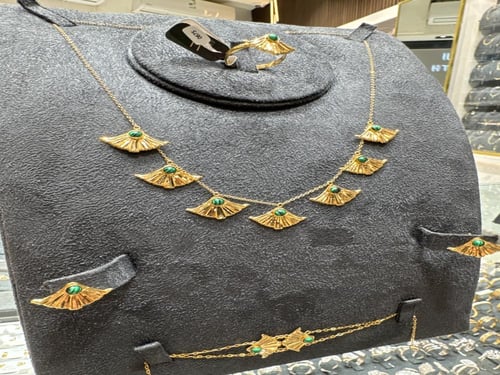 طقم ذهب عيار 21