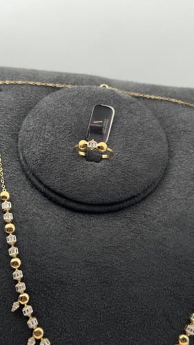 طقم ذهب عيار 18