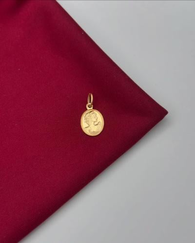 تعليقة ذهب عيار 18