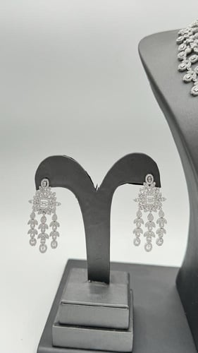 طقم ذهب عيار 18