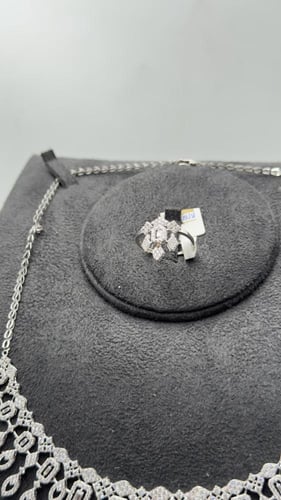 طقم ذهب عيار 18