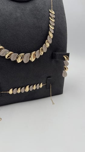 طقم ذهب عيار 18