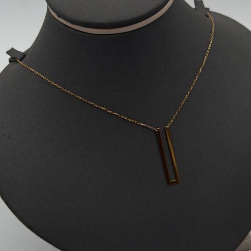 عقد ذهب عيار 18