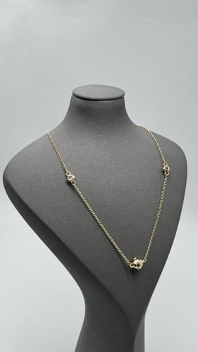 عقد ذهب عيار 18