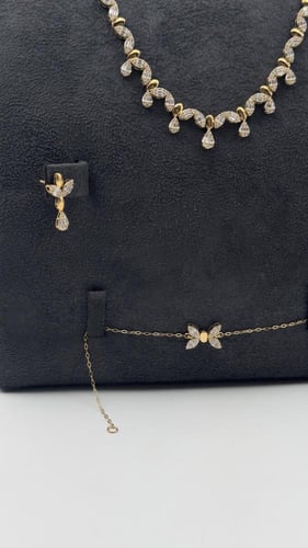 طقم ذهب عيار 18