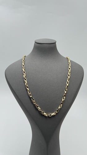 عقد مع سوارة ذهب عيار 18