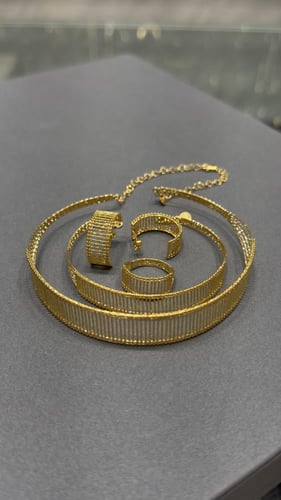 طقم ذهب عيار 21