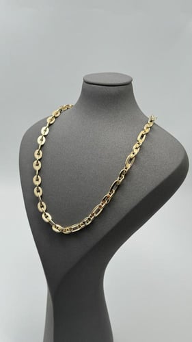 عقد ذهب عيار 18