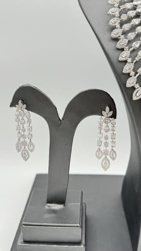 طقم ذهب عيار 18